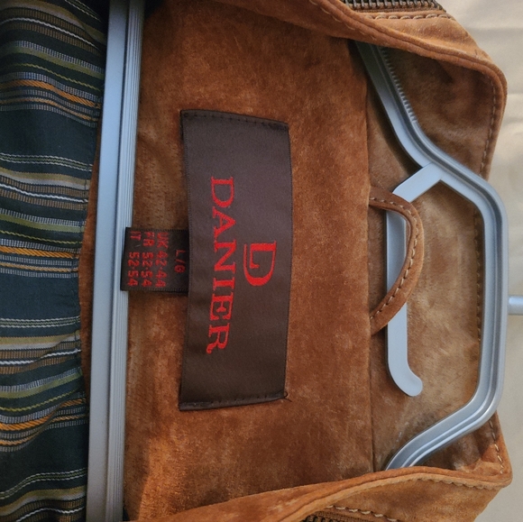 Brown Danier Leather Jacket - Picture 4 of 4